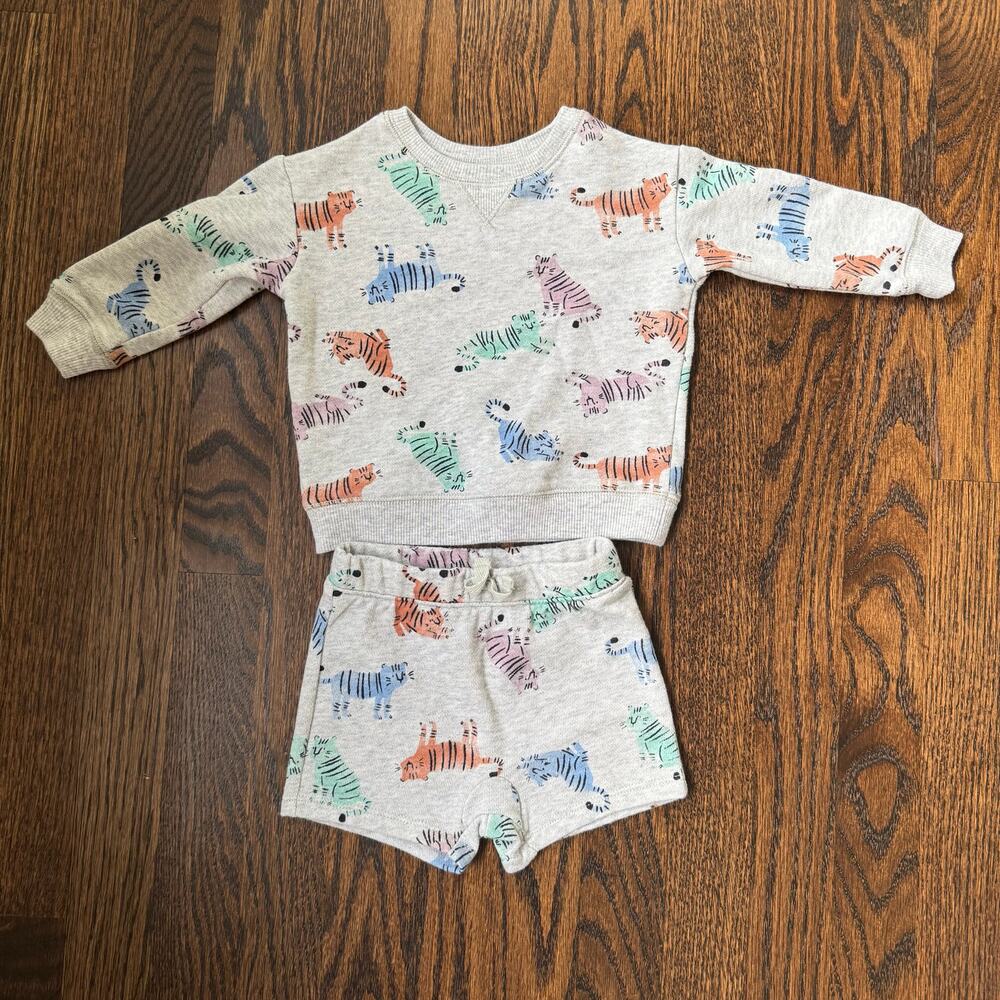 Jumping Beans Gray Tiger Sweatshirt Shorts Set Outfit | 6M 6 Months